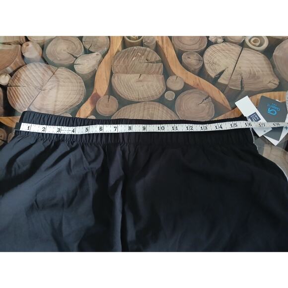 GAP Fit Running Shorts Black White Side Pockets Interior Draw Cord NWT Large - Picture 6 of 10